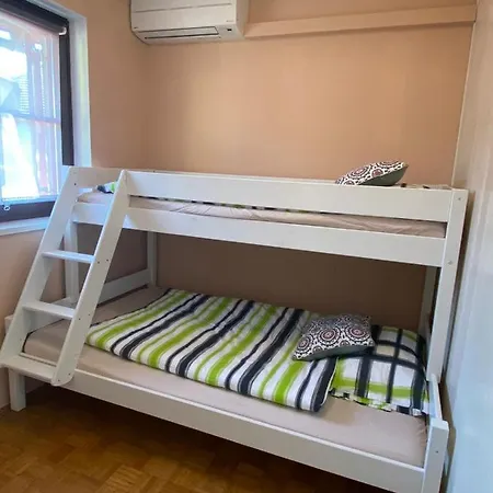 Perspekta 196 Apartman *