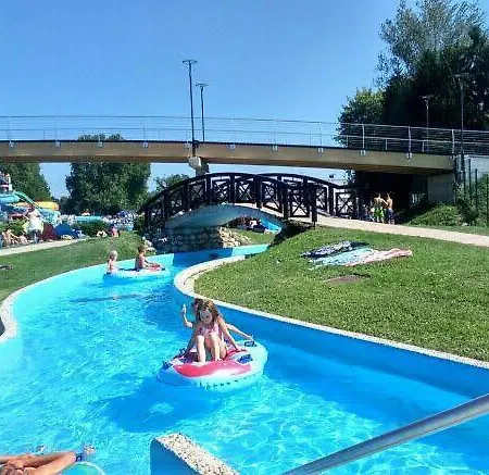 Perspekta 196 Apartman *