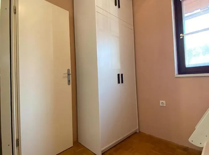 Perspekta 196 كاتيز أوب سافي